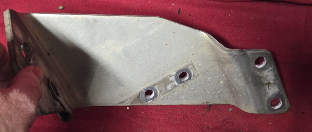 INTERNATIONAL step bracket , ALUMINUM , 22C1 110