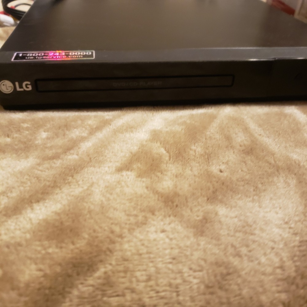LG DVD/CD Player DP132 With USB Includes AV Cable Instructions Box (No Remote)