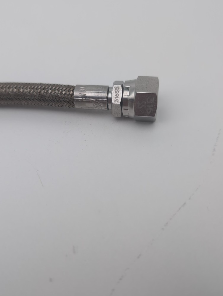 Graco 24N345 Coupled Hose, 1.5', PTFE, SS Braid