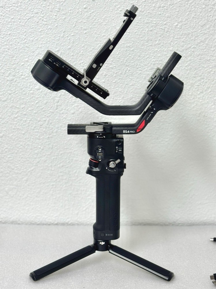 DJI RS 4 Pro Combo Gimbal Stabilizer – Complete Kit / Excellent Condition