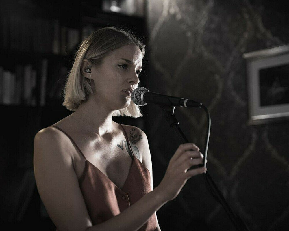 SM58S Dynamic Vocal Microphone with On/Off Switch No Cable