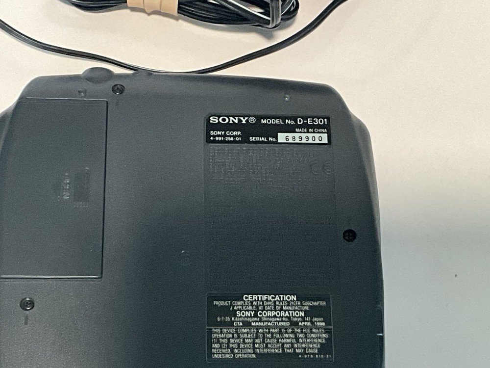 Sony Discman D-E301 ESP Digital Mega Bass CD Compact Player AC Adapter Tested