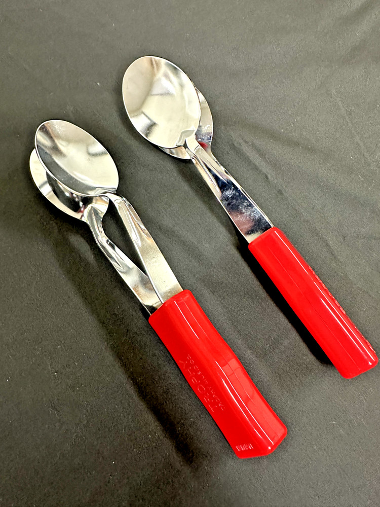 Trophy Classics Musical Spoons, PAIR, 2 Sets, Red & Chrome, #3470-MINT