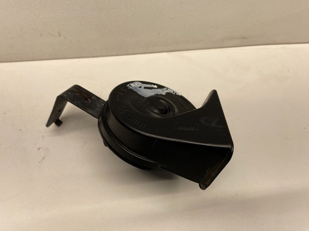 2015-2017 CHRYSLER 200 RIGHT FRONT HORN ASSEMBLY OEM