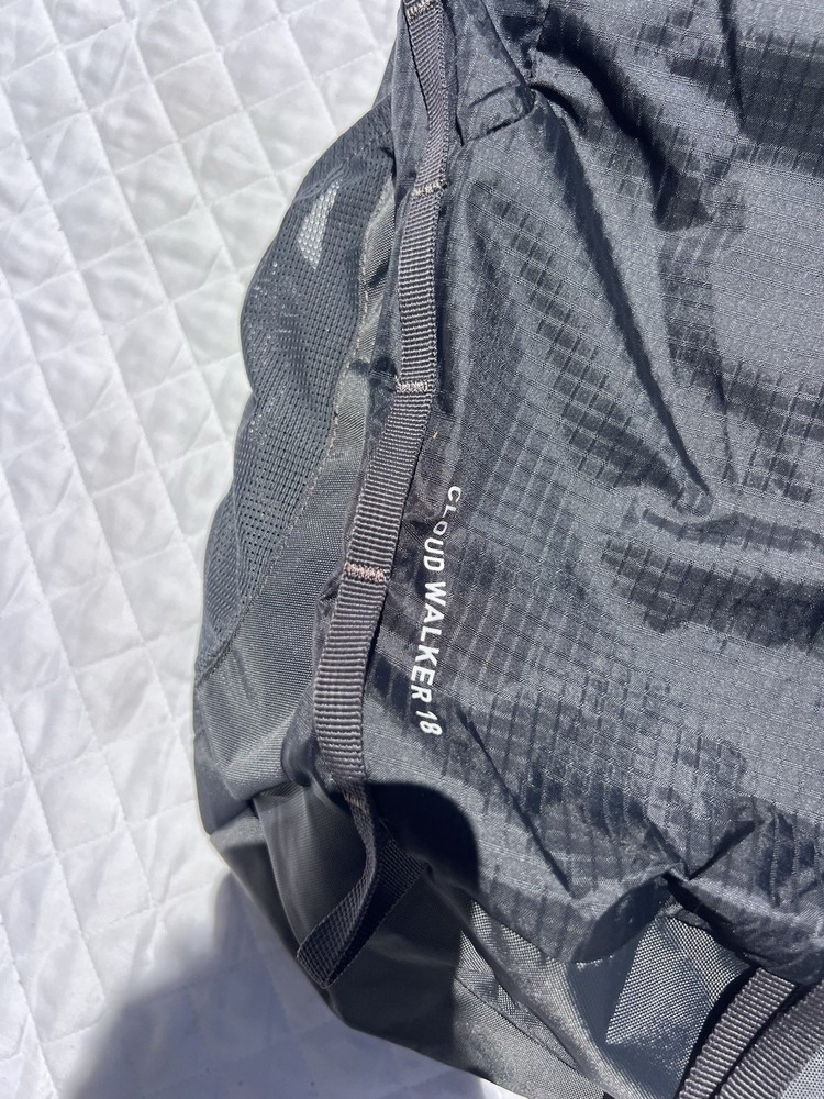 Clean! Camelbak Black Cloud Walker 18 Backpack *Unused 2.5l Hydration Bladder