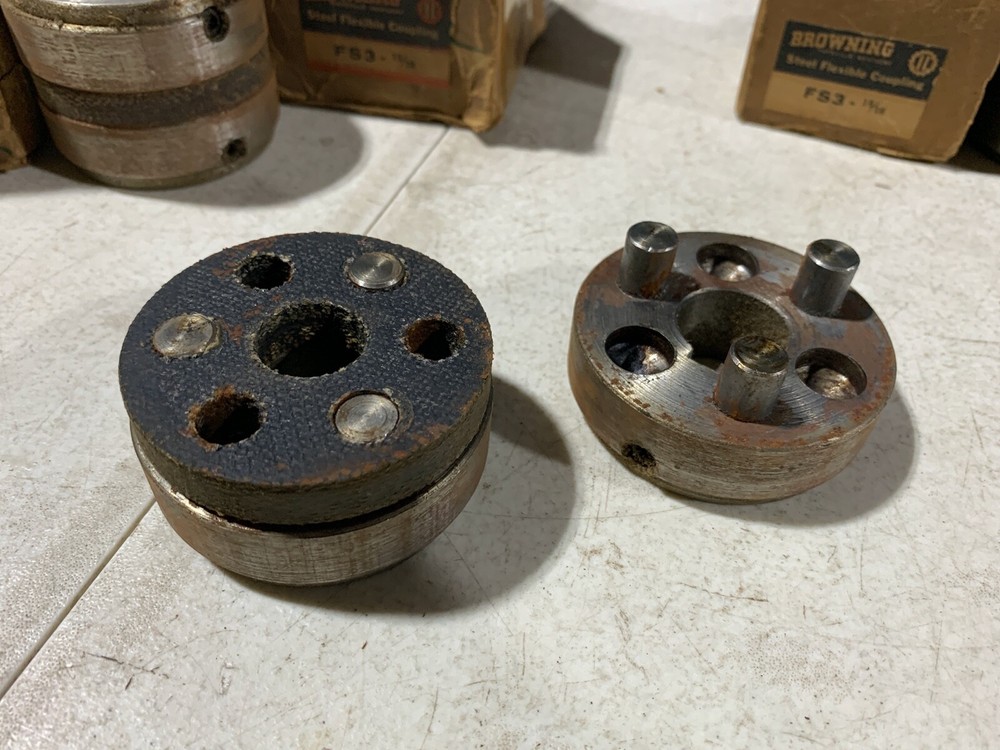 One Browning FS3 15/16" Flexible Coupling Both Halves & Bushing, NOS