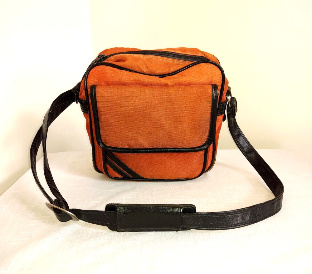 VINTAGE CAMERA BAG