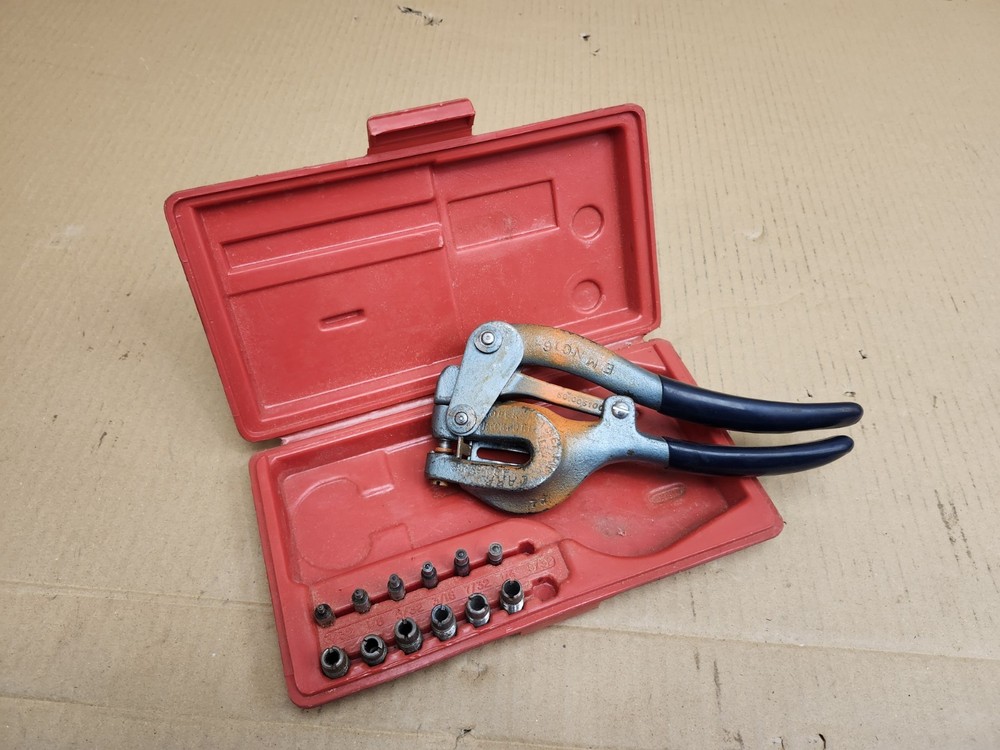 Roper Whitney No. 5 Jr. Hand Punch Kit, Complete