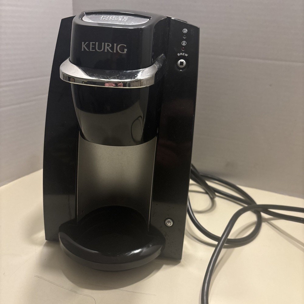 Keurig Single Serve Coffee Maker Brewing Appliance Model #B30.Missing Drip Pan