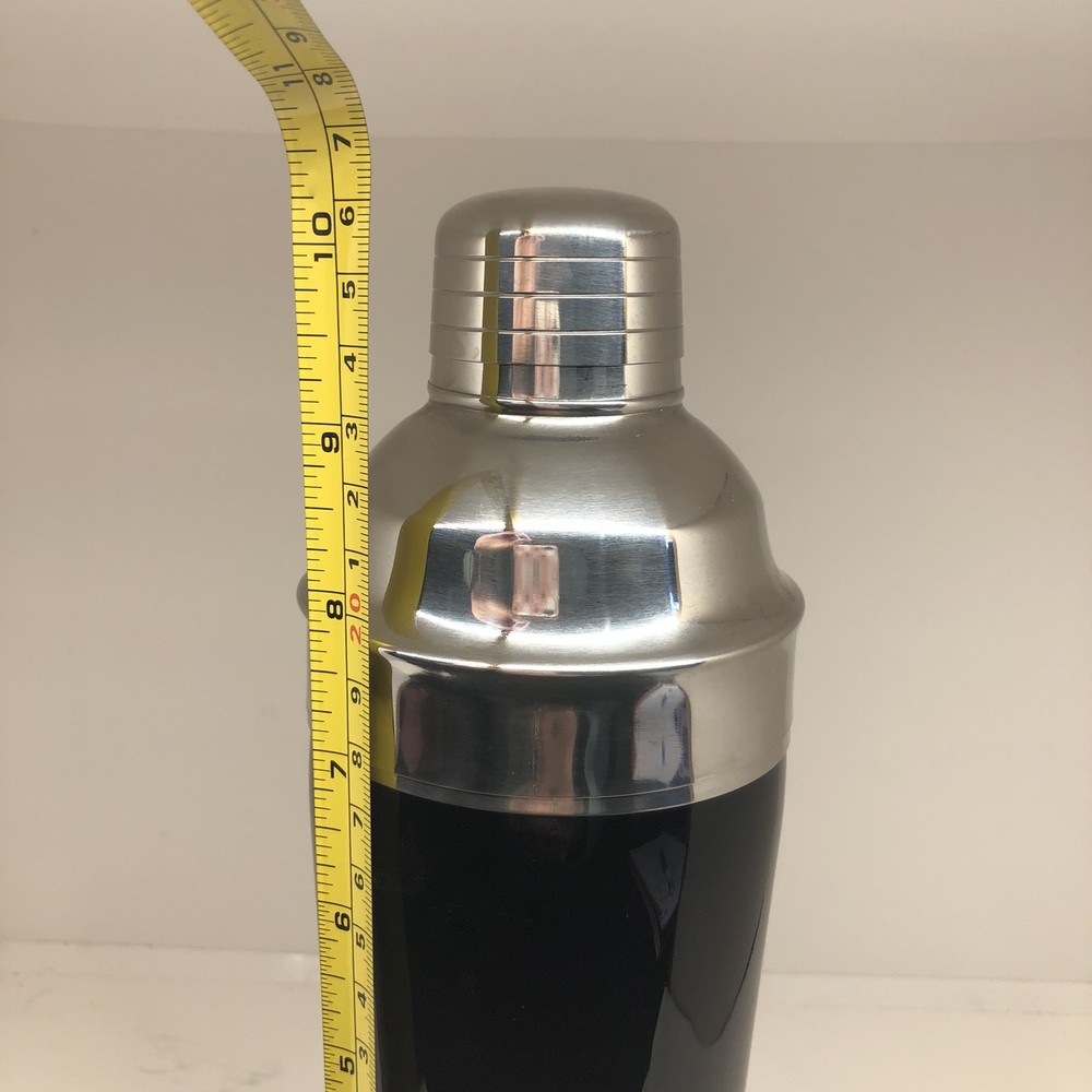 Skull & Crossbones Insulated Cocktail Shaker 24oz