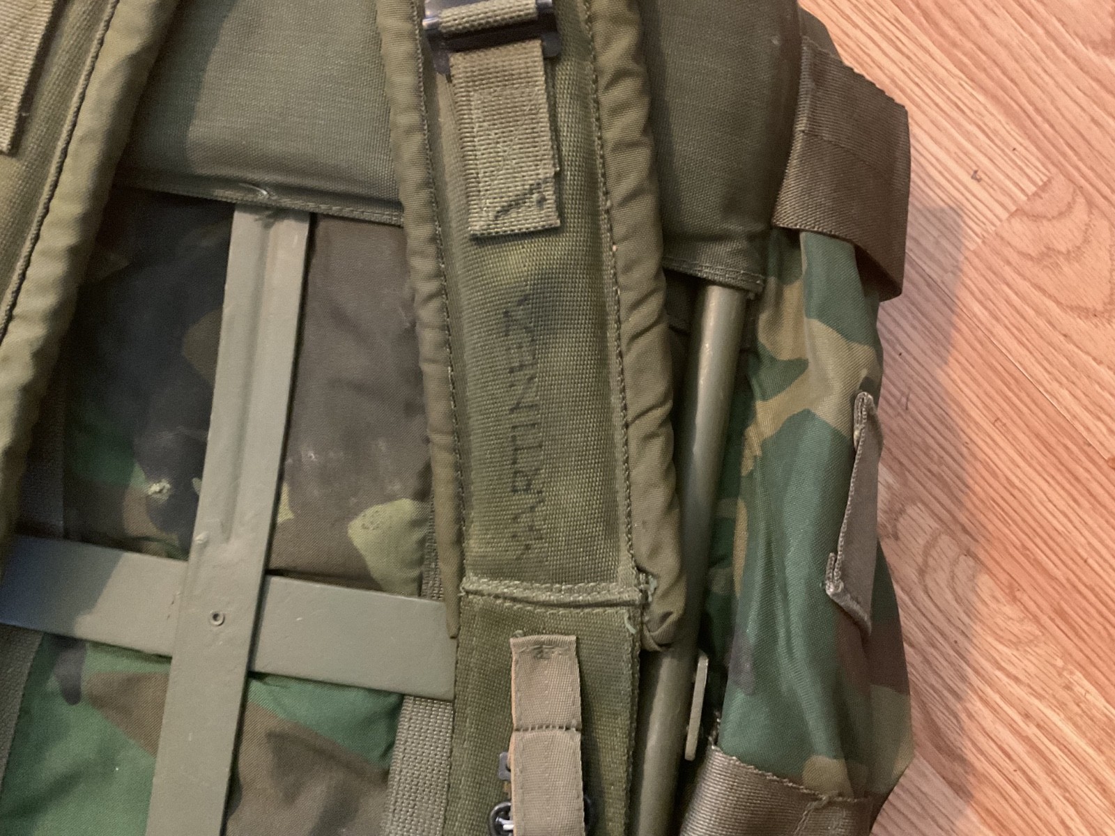 1970/U.S. MILITARY L. GREEN LC ALICE FIELD PK.RUCK FRAME KIDNEY PAD&STRAPS