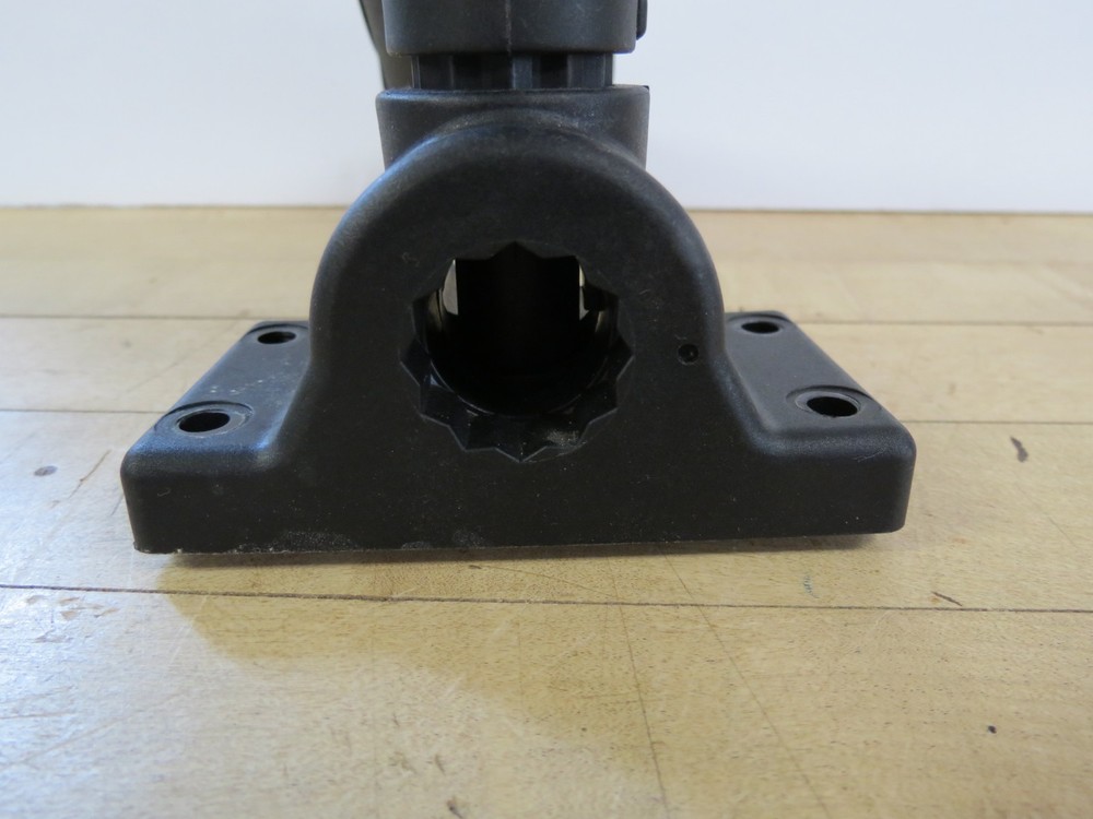 CANNON ADJUSTABLE DOWNRIGGER ROD HOLDER