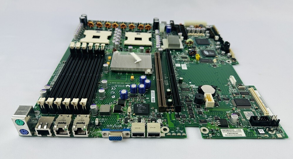 Intel SE7520JR2 Server Board