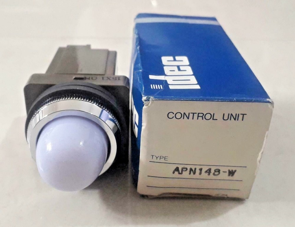 IDEC APN148-W Pilot Light 2Pcs NEW