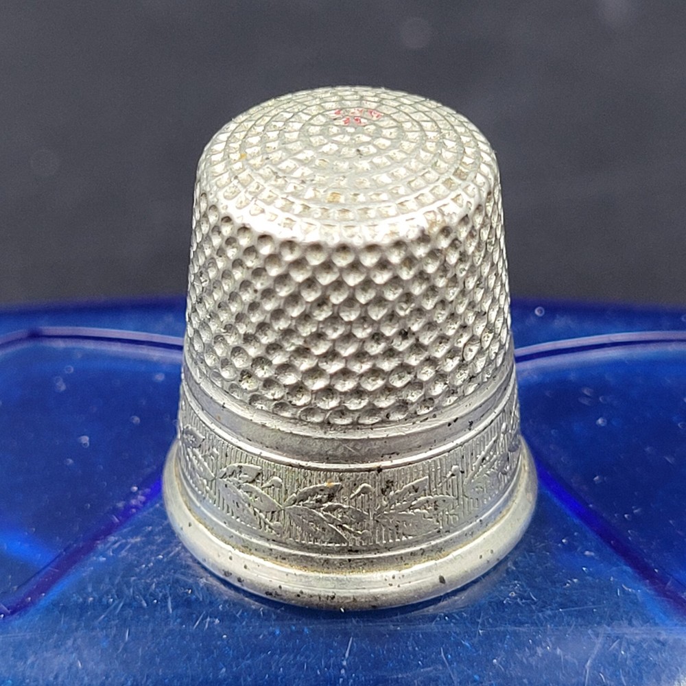 Antique SBC Simon Brothers Leaf Pattern Thimble Size 11