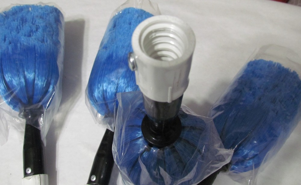 2 Cobweb Dusters - Bristles Are Curved Upwards Not Outwards -Standard Threads D