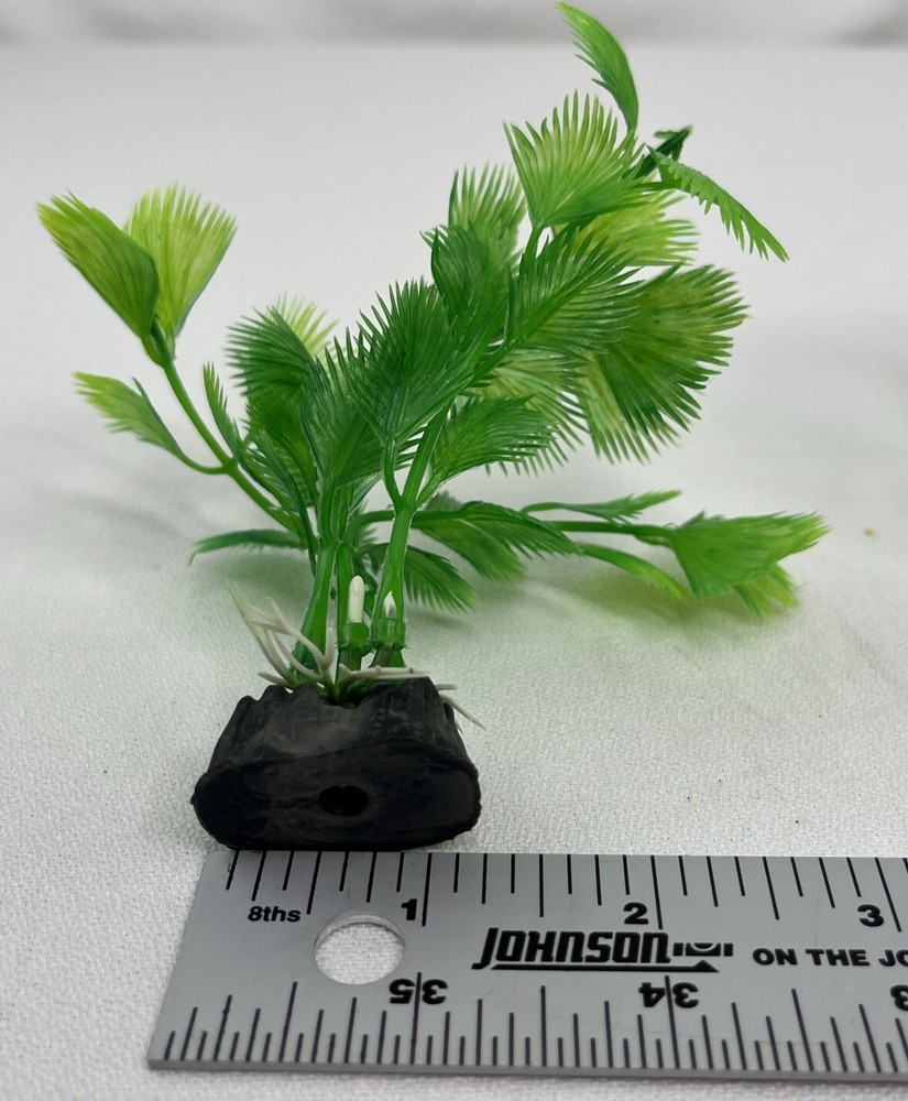 2PC Xunyee Plastic Aquarium Plants