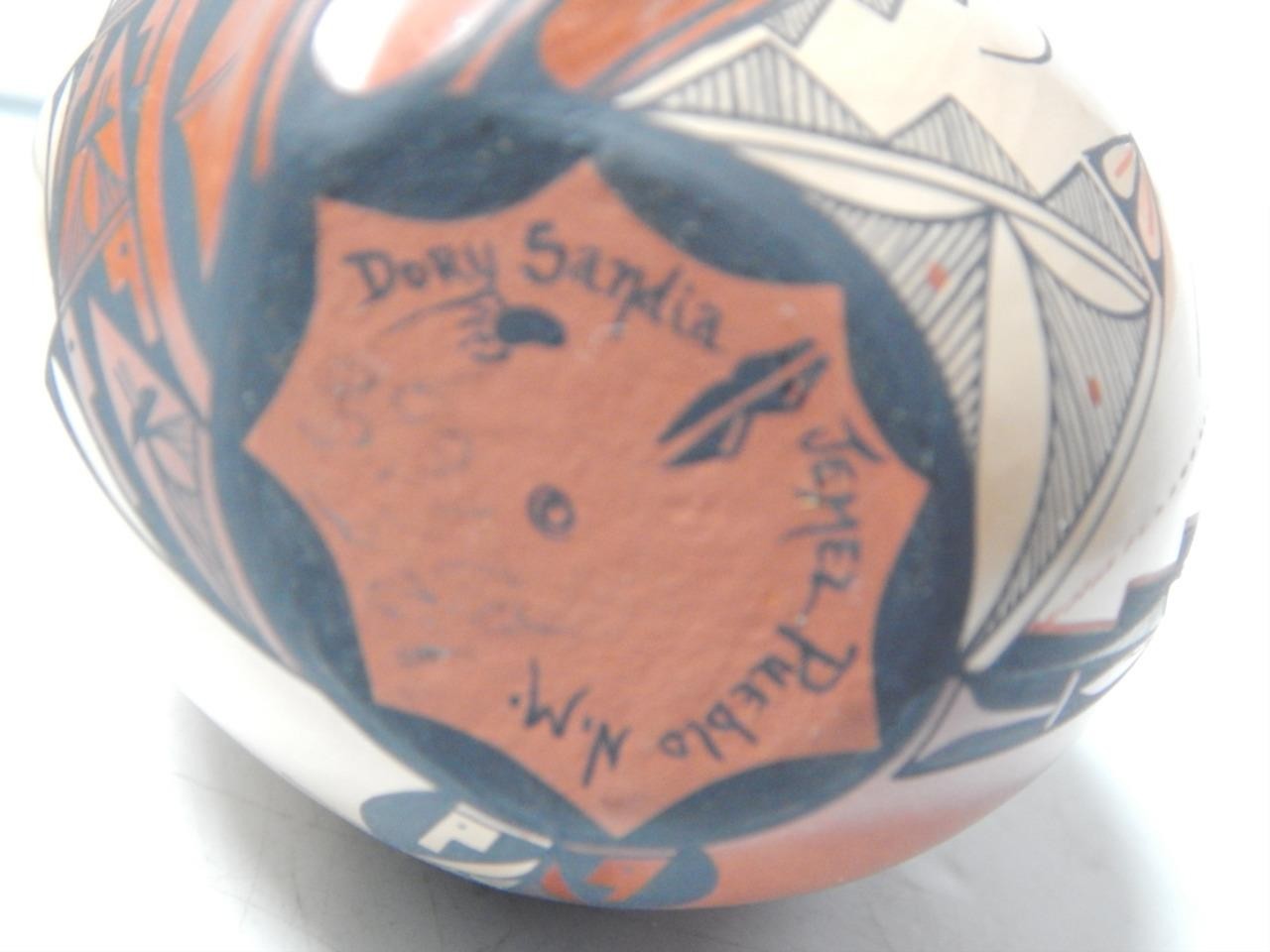 SHOWY VINTAGE JEMEZ PUEBLO INDIAN POT VASE FORM POTTERY - DORY SANDIA