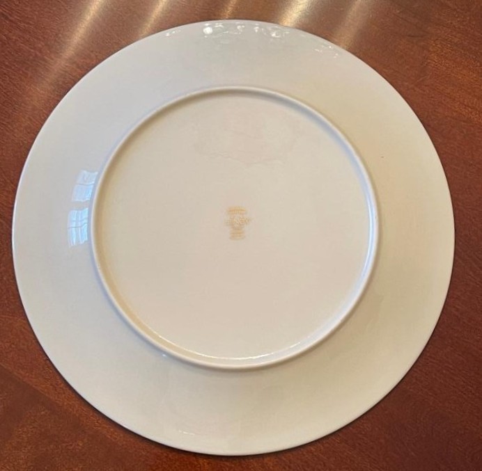 Lenox Holiday Dinner Plate – Holly & Berries