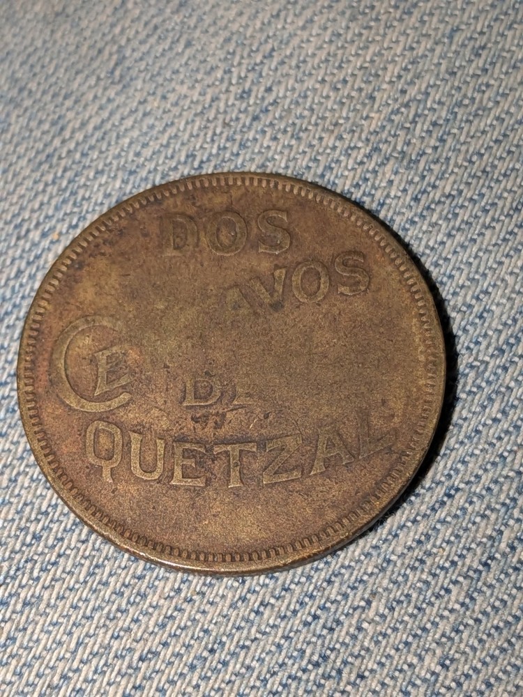 Guatemala 1932 2 CENTAVOS Coin