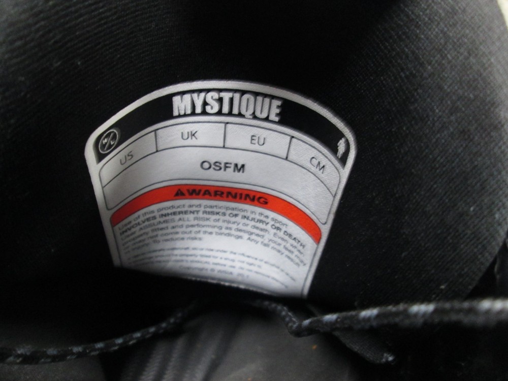 Hyperlite Mystique Wakeboard w/ Boots