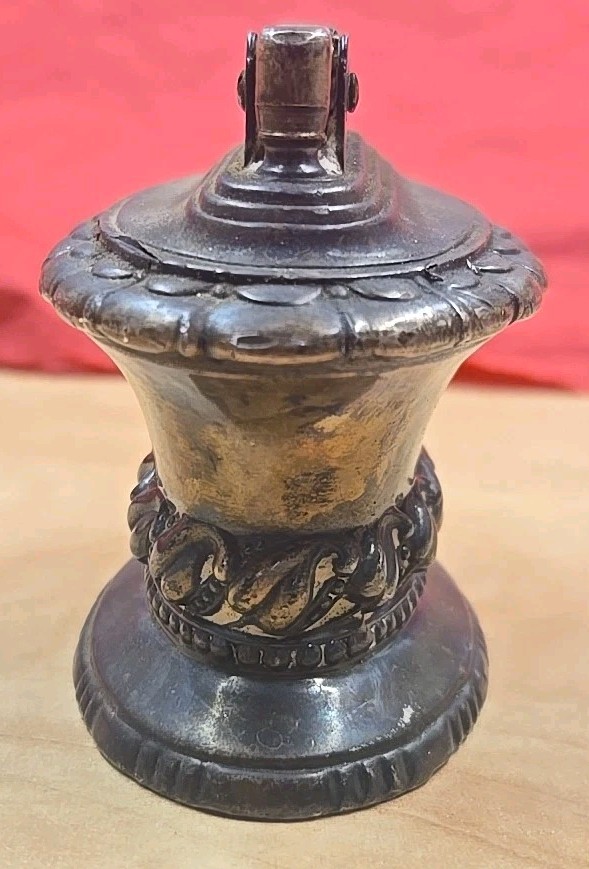 Vintage Ronson Waldorf Table Silver Plate Lighter, Doesn't Light