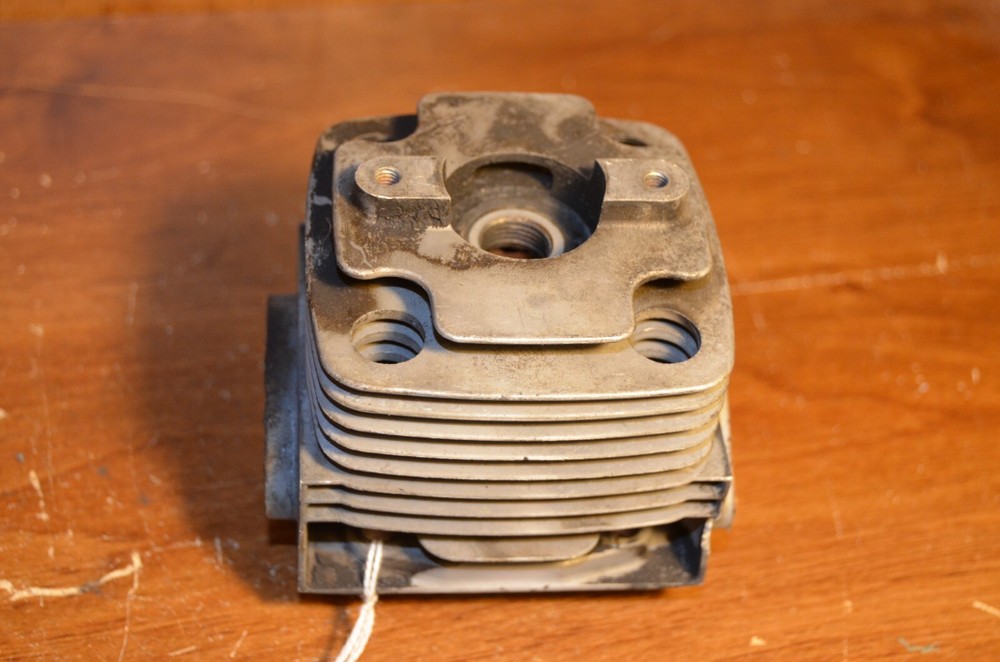 John Deere BP50 CYL head UP08162