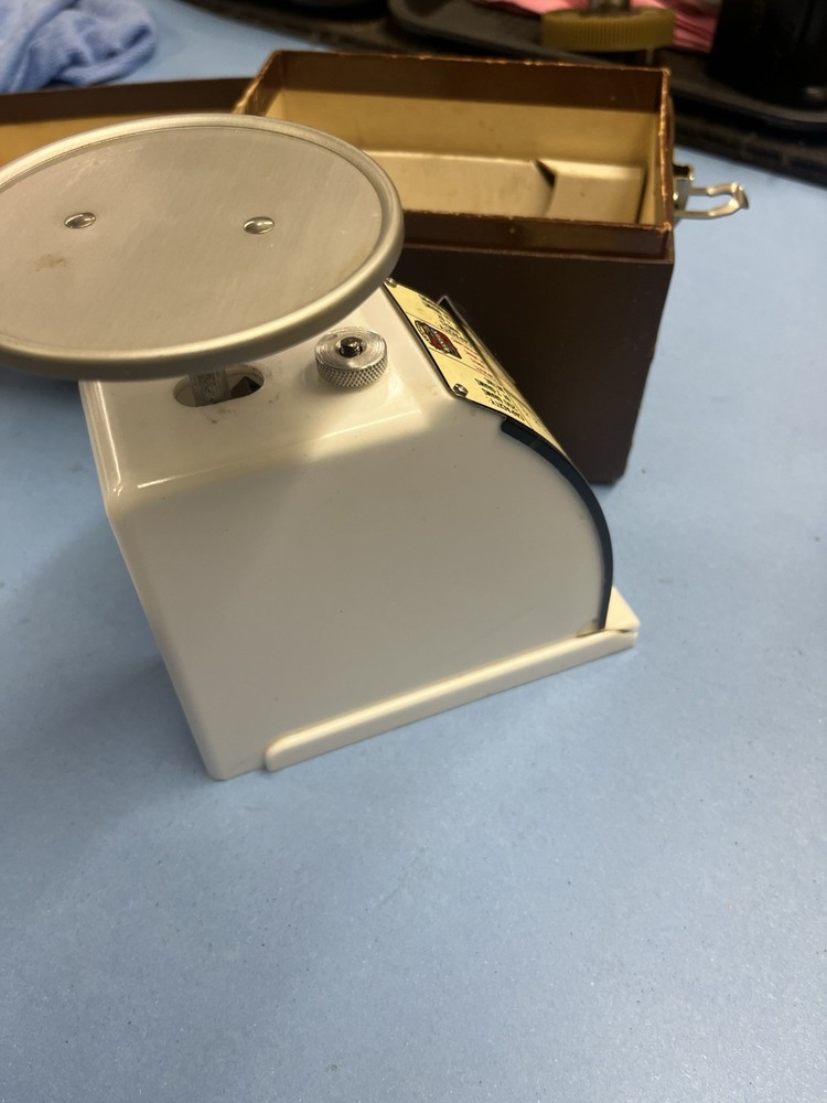Vintage Hanson scale with case Model 1475