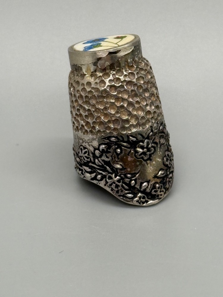 Tom Edwards  Drop Rim Thimble with Flowers