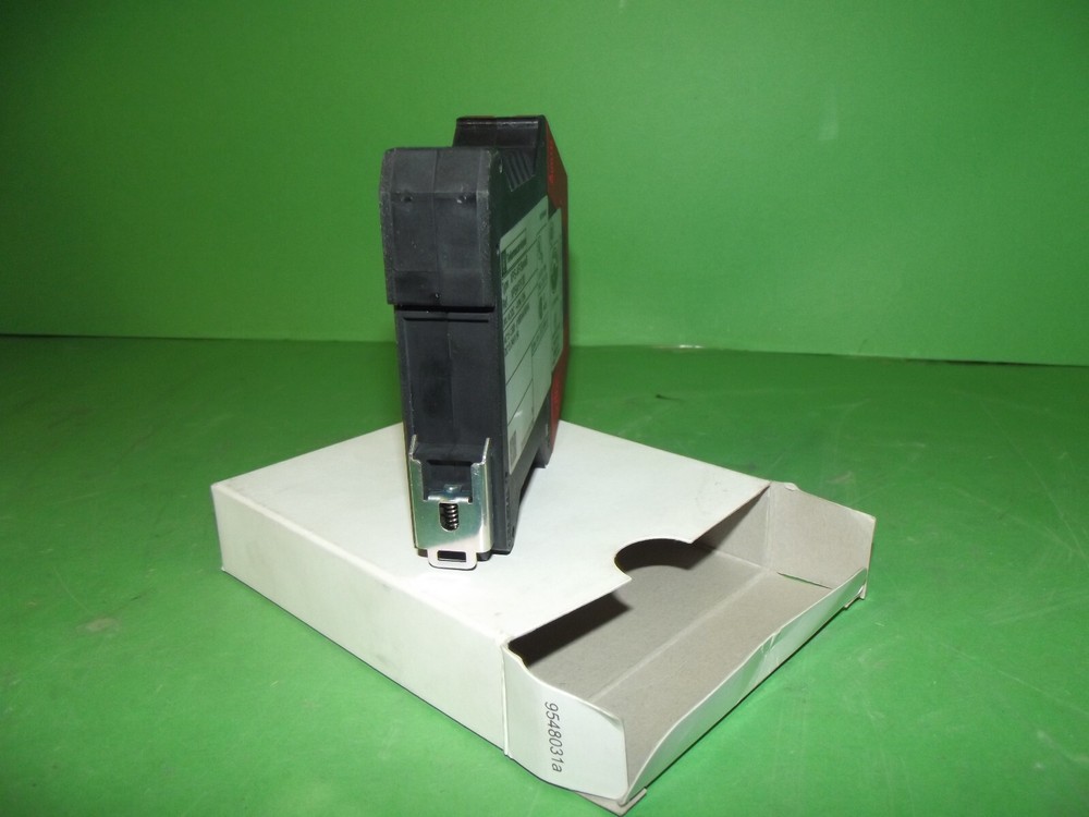 Scheider Electric Preventa - Safety Relay XPSAF5130 Module for emergency stop