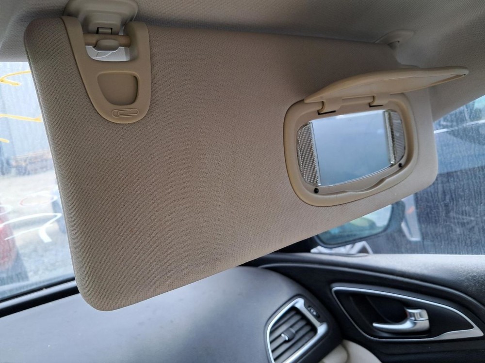 200 2015 Glove Box 4773858