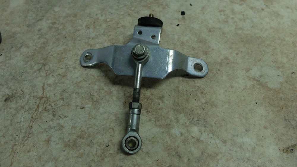 05 Harley Davidson FXDI Dyna Super Glide Engine Motor Mount