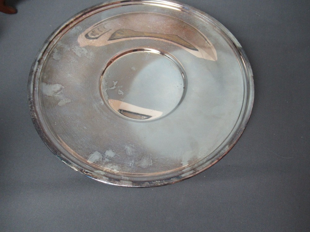 2 Reed & Barton Silver Plated Round Plates w/Insert - #1207 - aa6 sb