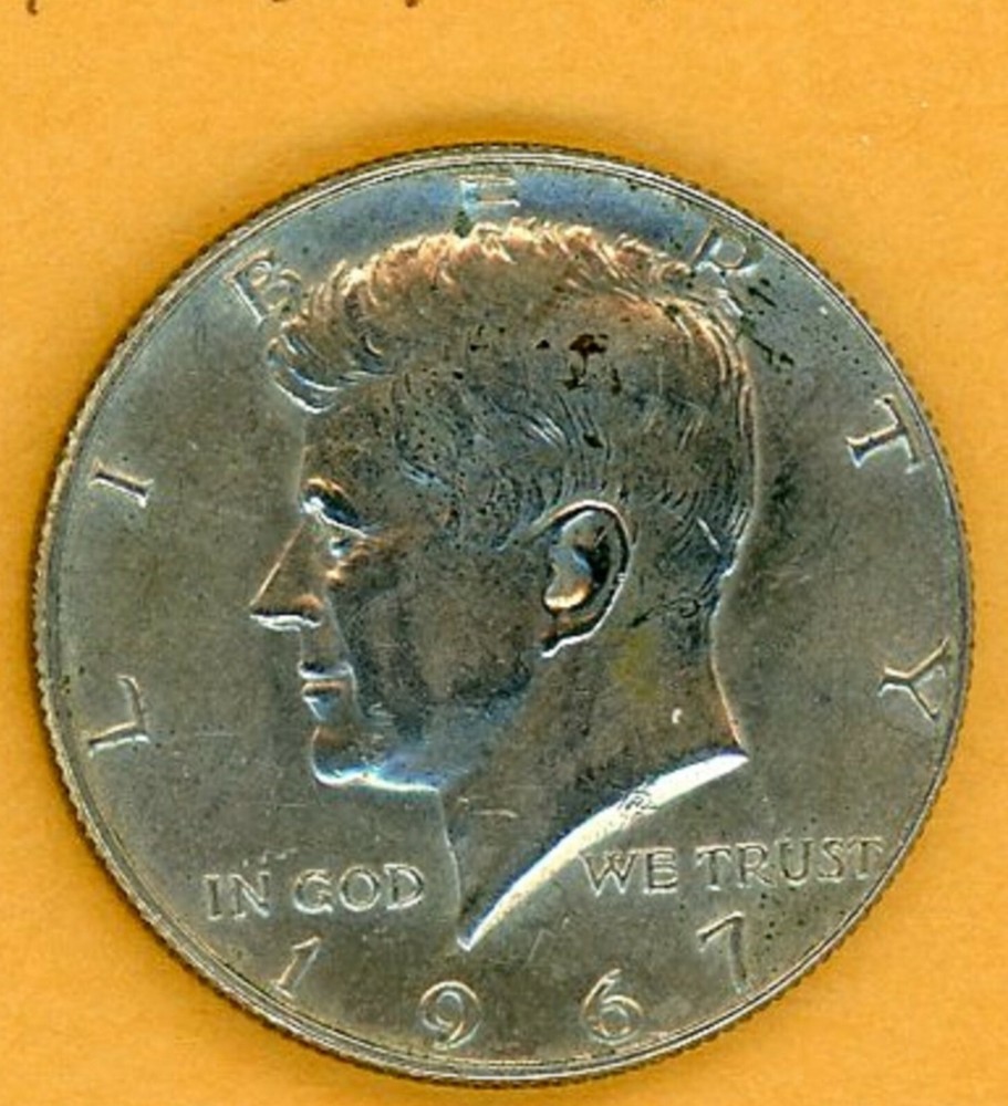 1967 KENNEDY HALF DOLLAR - 40% SILVER - UNCIRCULATED CONDITION