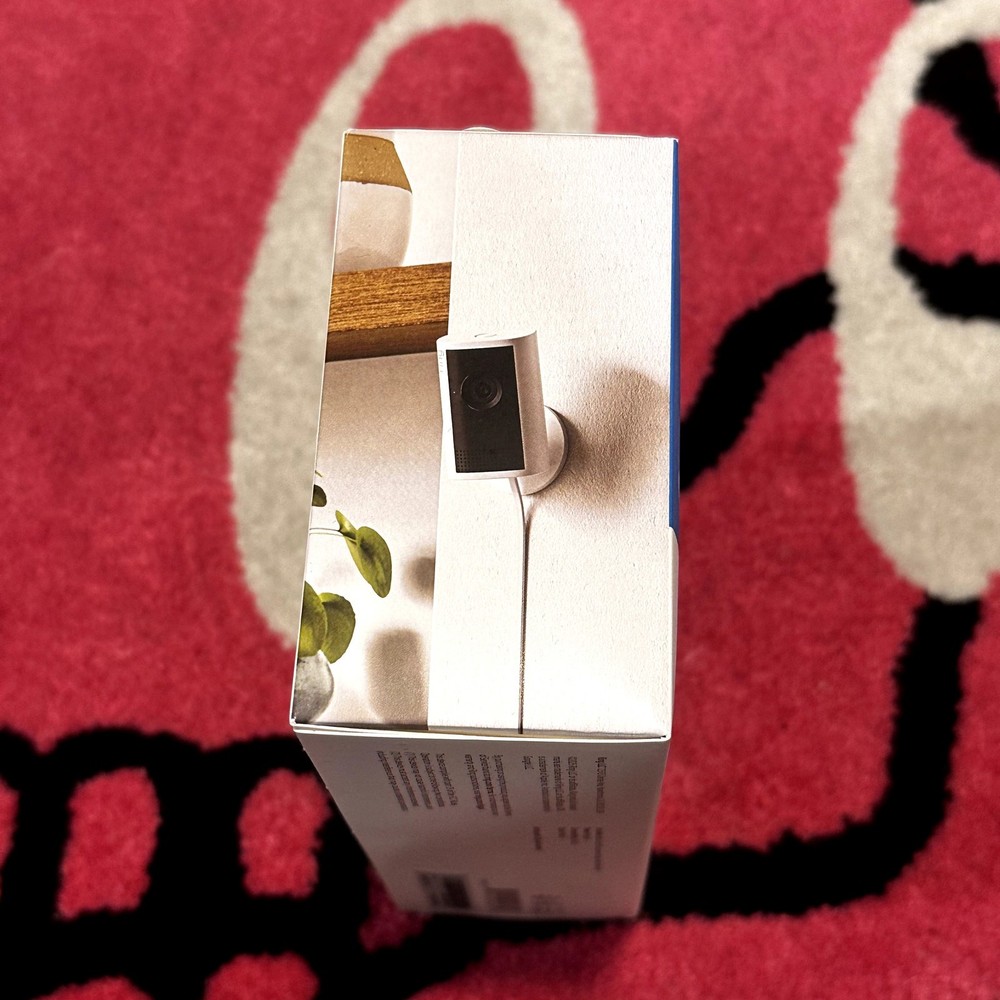 Ring Indoor Cam Plus – Plug-In – Retinal 2K Video
