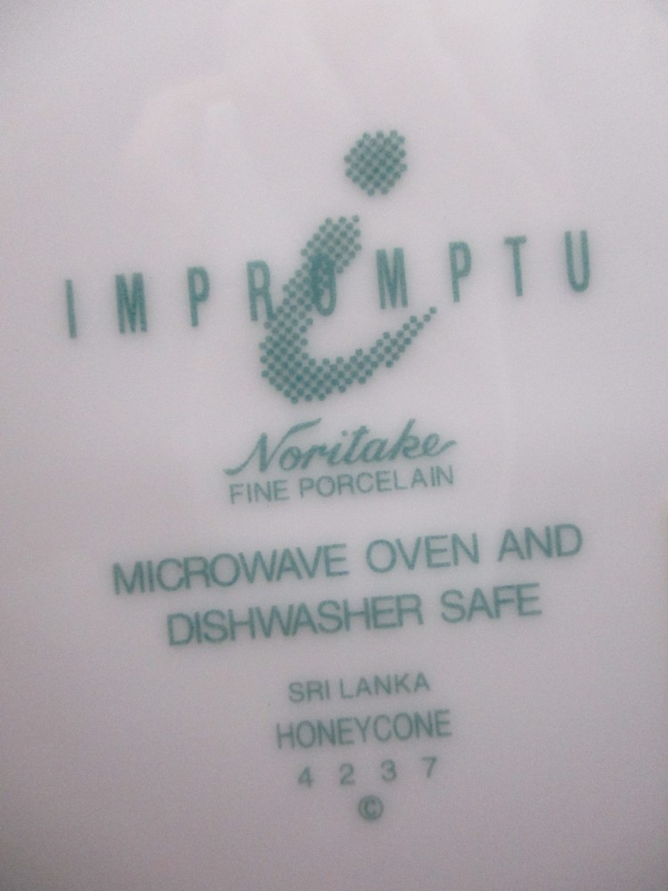 NORITAKE HONEYCONE - 1 PLACE SETTING - 0401E