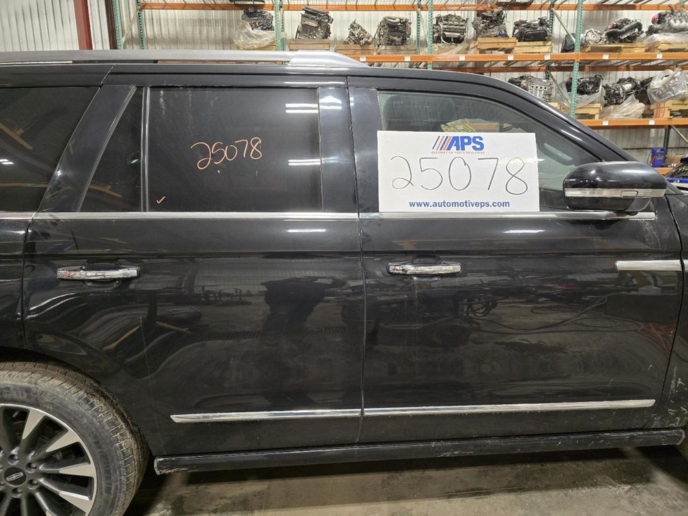 Fuse Box Engine Fits 18-21 NAVIGATOR 1546261