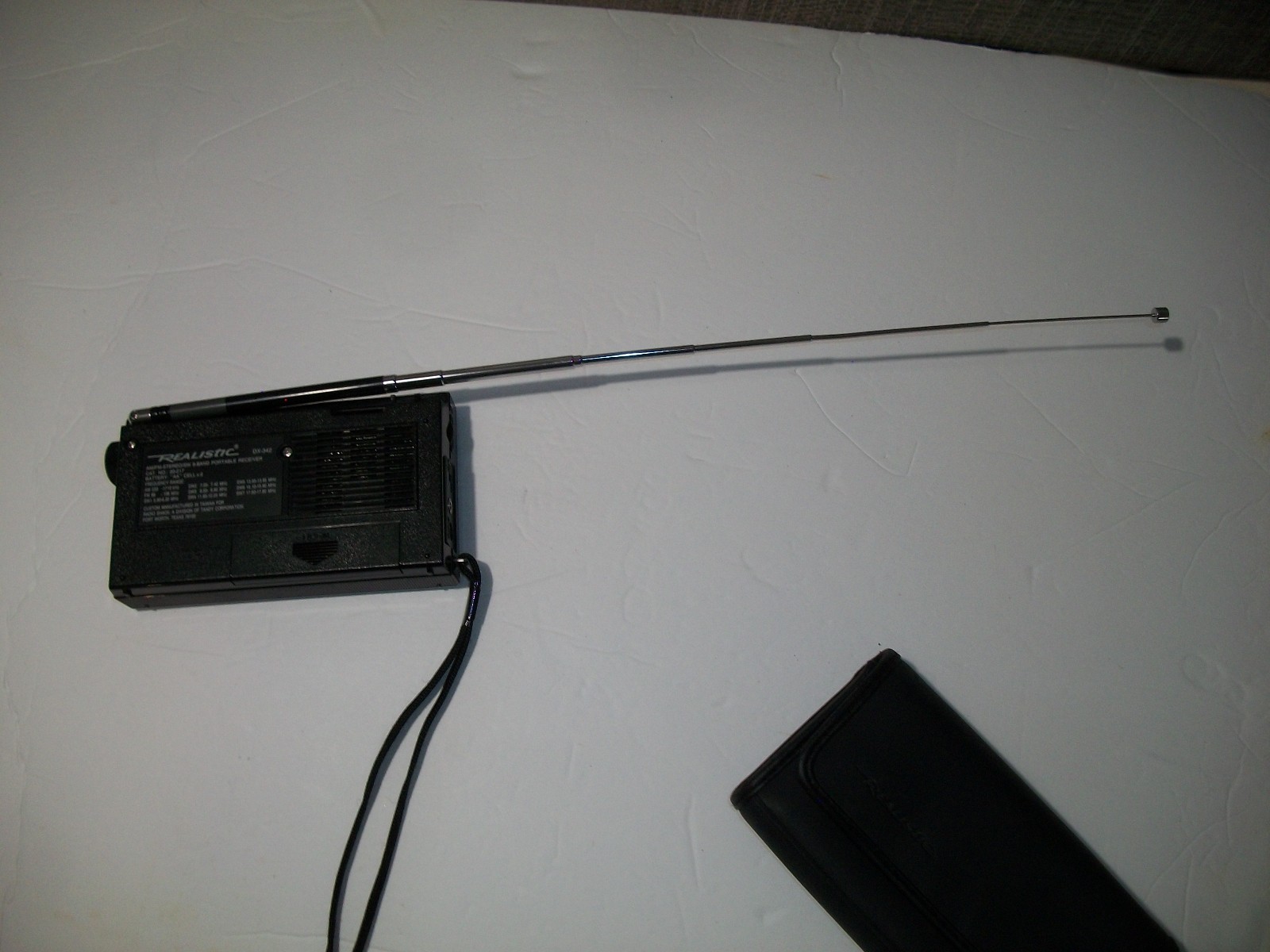 REALISTIC DX-342 VINTAGE AM FM SW RADIO with CASE