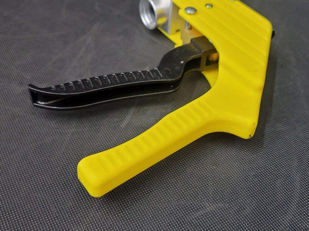 BRIGHT SOLUTIONS A/C LEAK DETECTIVE