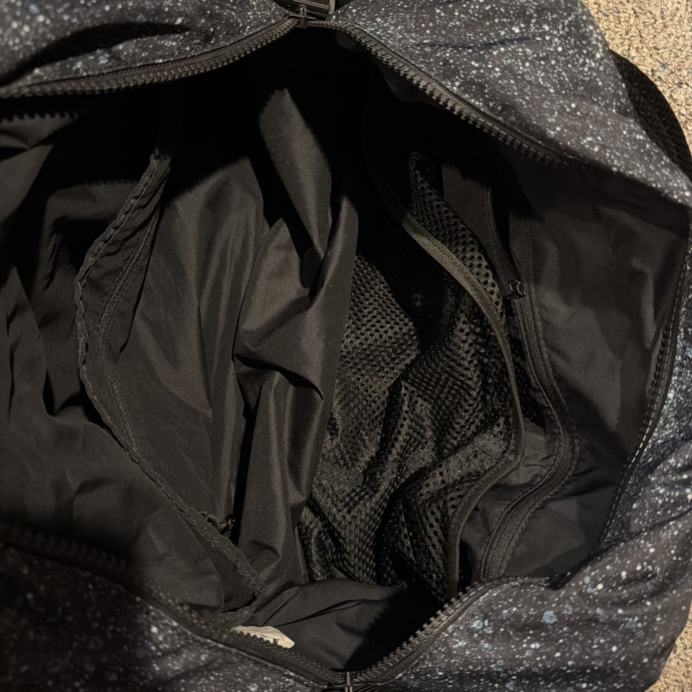 Lululemon Everywhere Duffel bag Mineralize