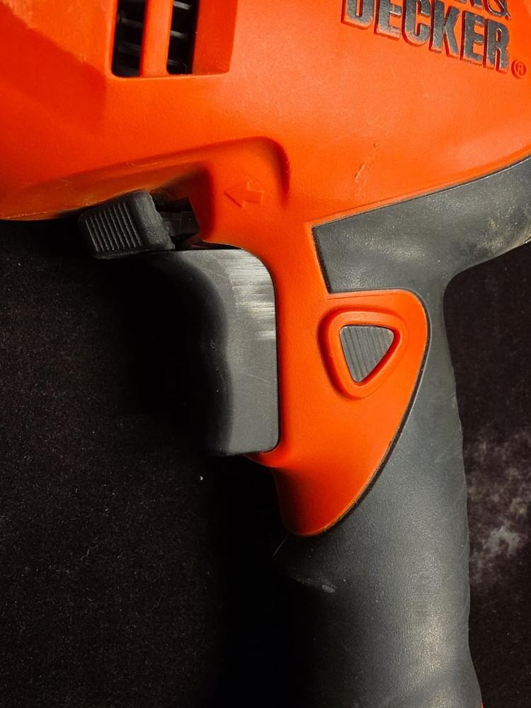 Black and Decker DR220 Corded 3/8" Variable Speed Drill with Case (No Bits)