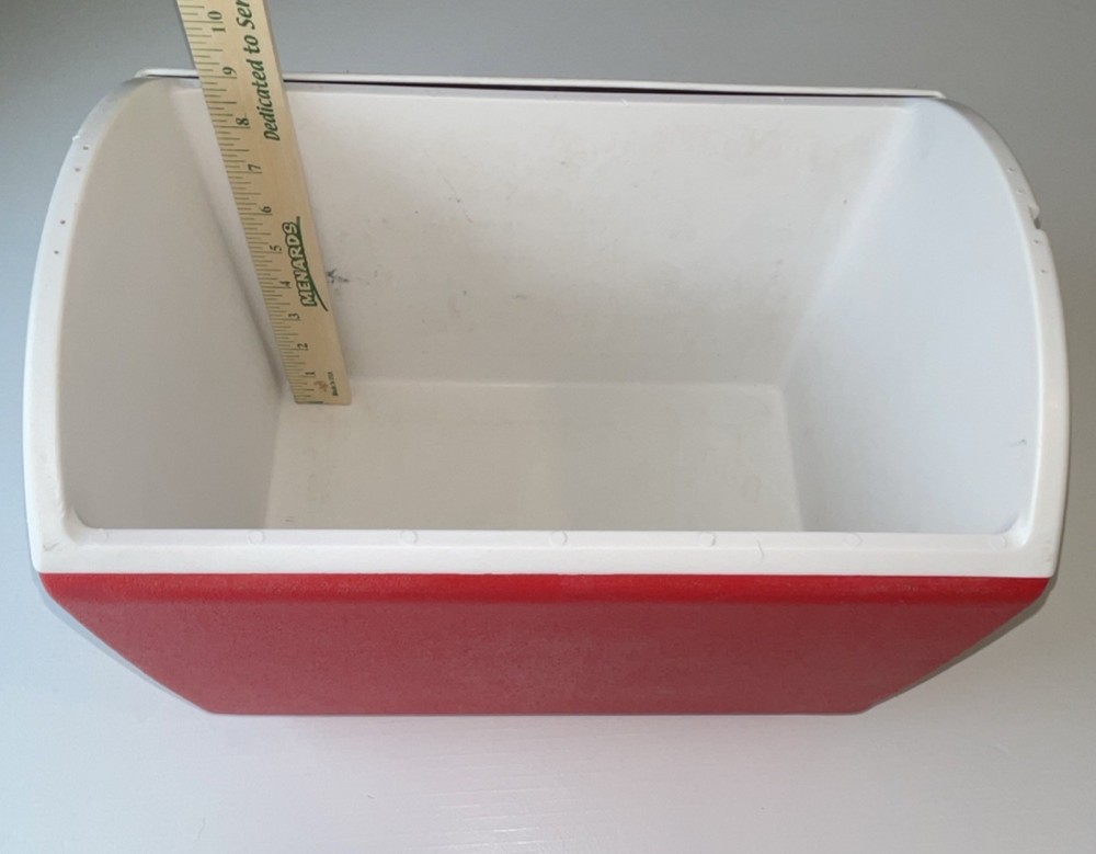 Igloo Cooler Box Red White Plastic Stickered 13x10x8.5 in Solid Capacity