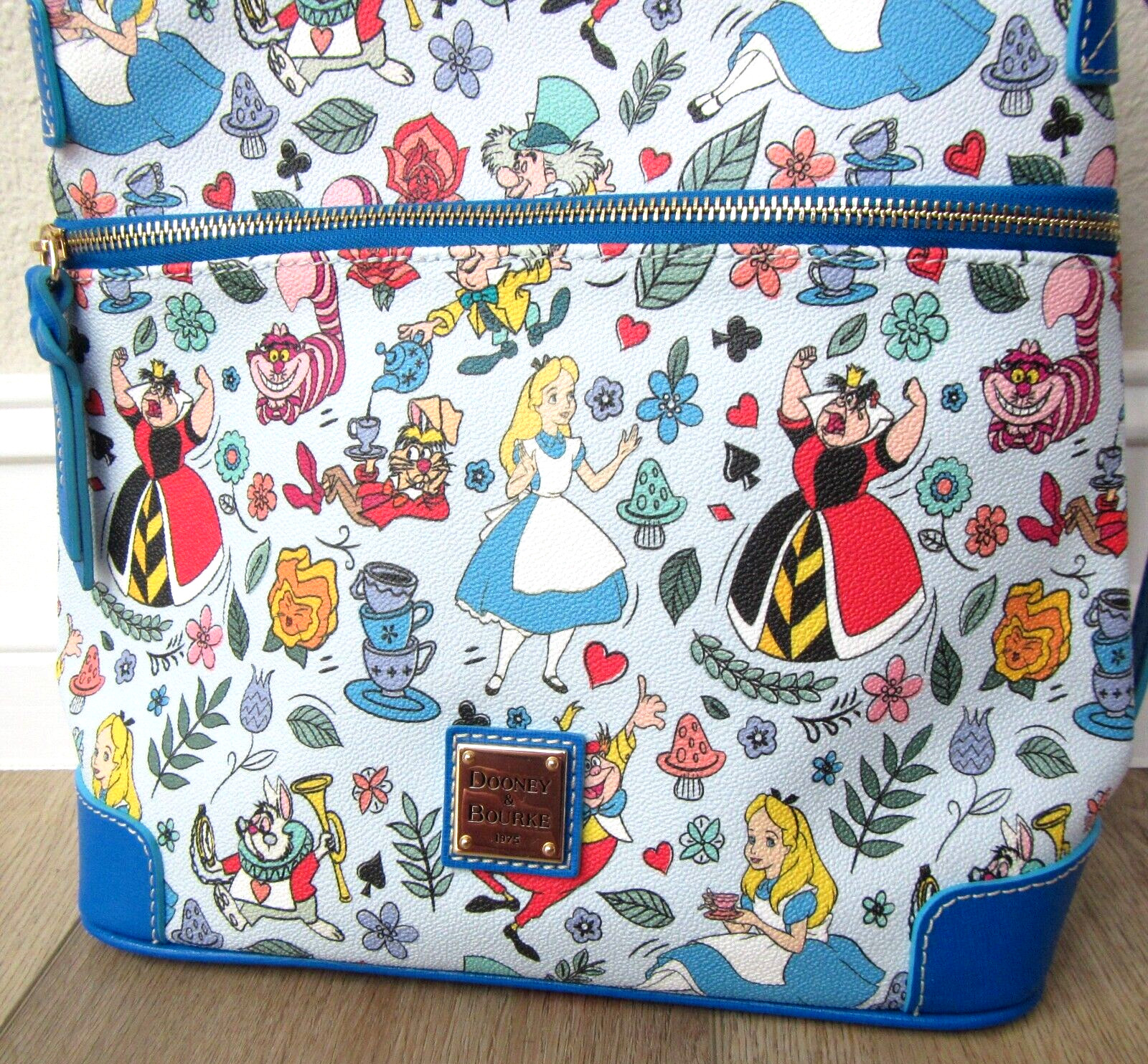 NEW DISNEY DOONEY & BOURKE ALICE IN WONDERLAND PURSE SHOULDER BAG CROSSBODY BLUE