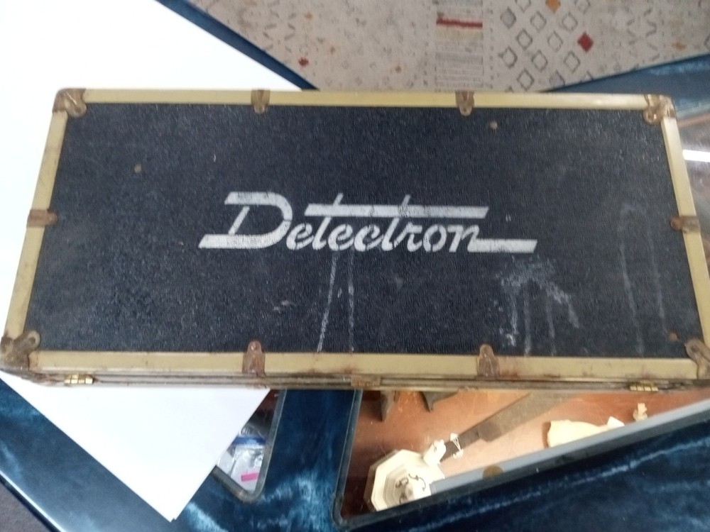 Vintage Detectron Metal Detector Original Case UNTESTED