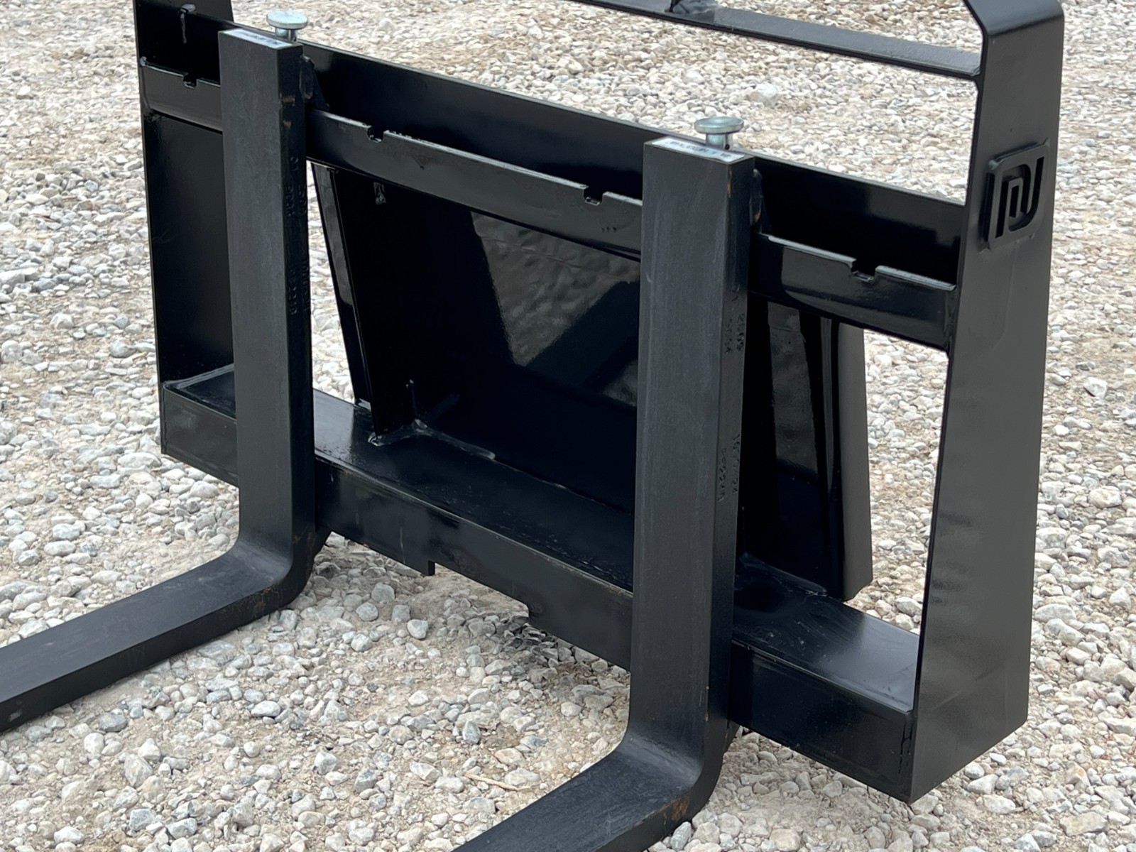 48" 2,200 Pound Pallet Forks Attachment Fits Mini Skid Steer Toro Dingo Kubota