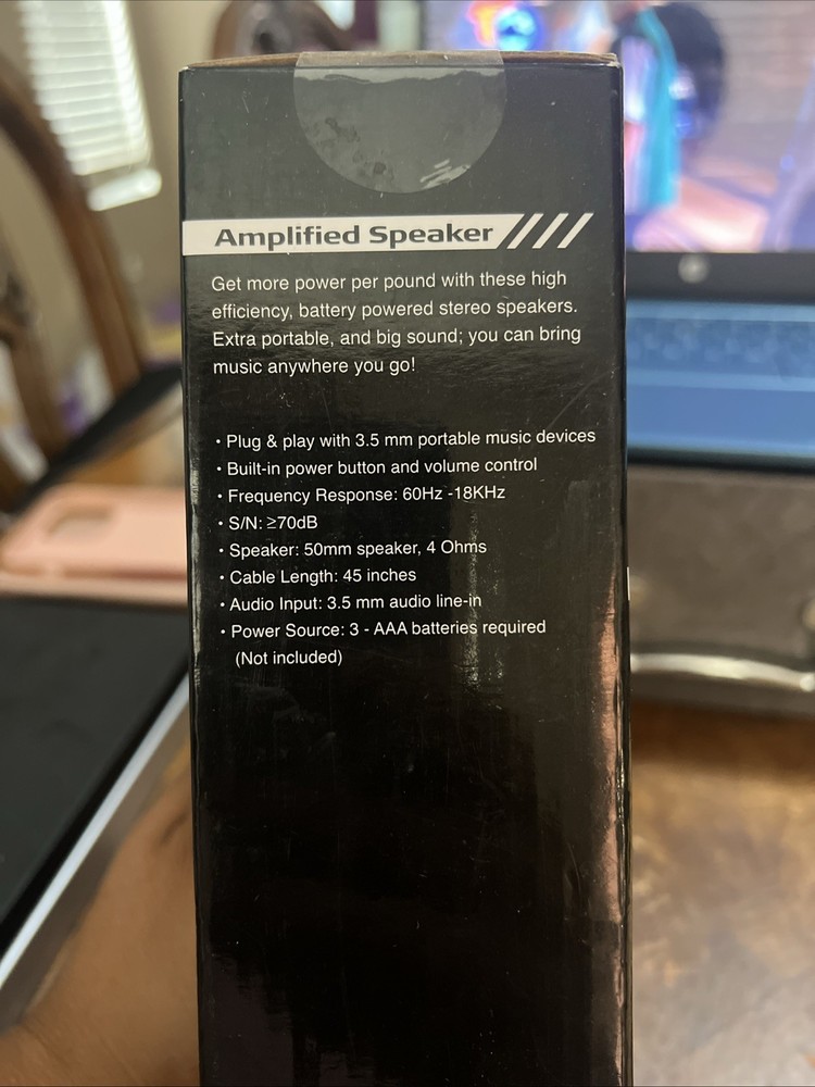 Universal amplified stereo speaker