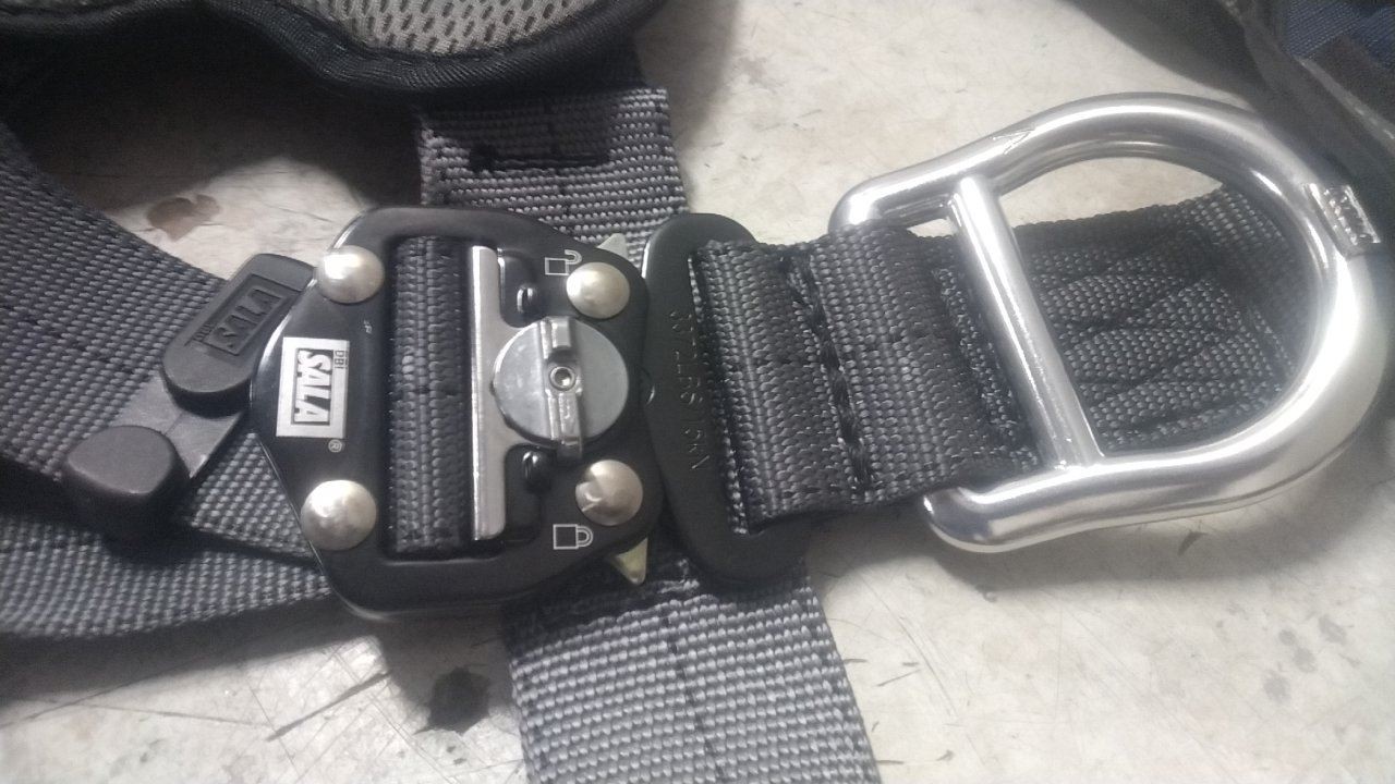 3M DBI-Sala 1140123 Size L 420 Lb Weight Cap Full Body Harness