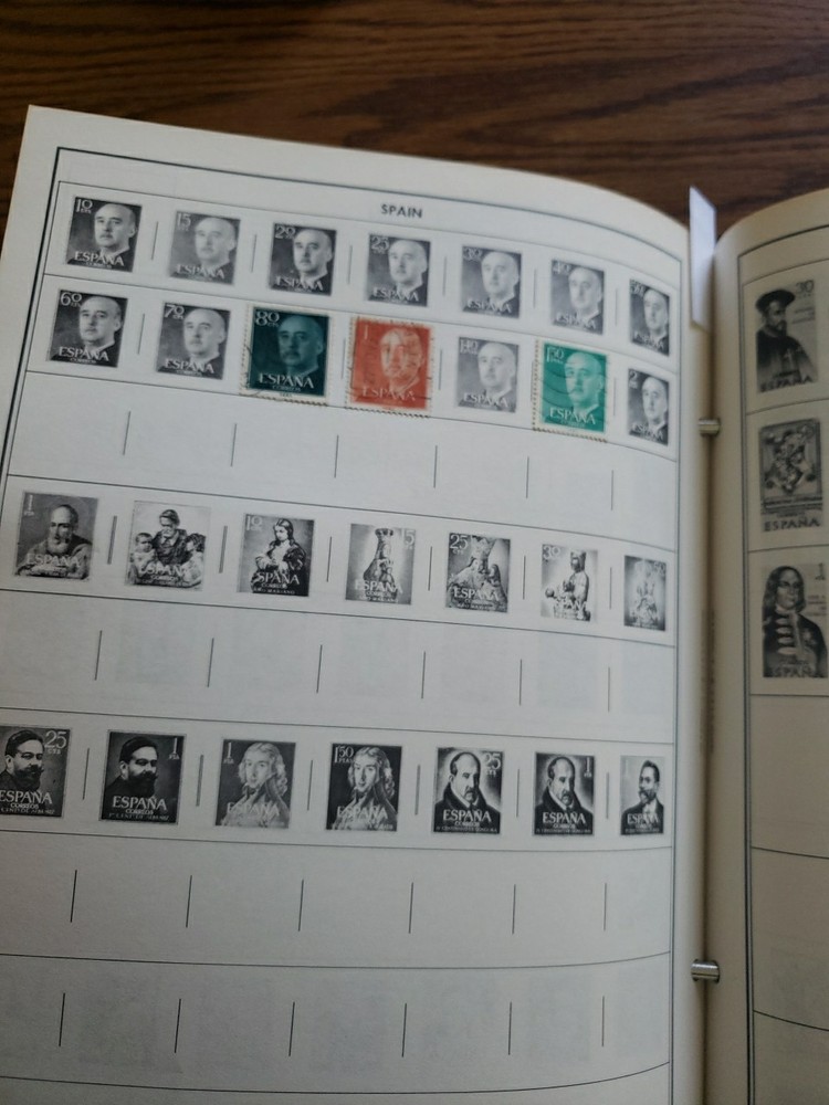H.E.Harris Statesman Deluxe World Stamp Album with 120 Stamps Holds Up To 30,000