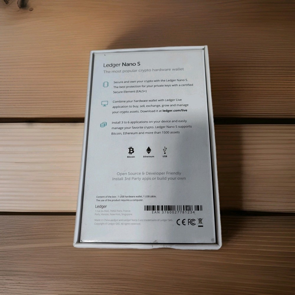 Ledger Nano S - Cryptocurrency Hardware Wallet D16