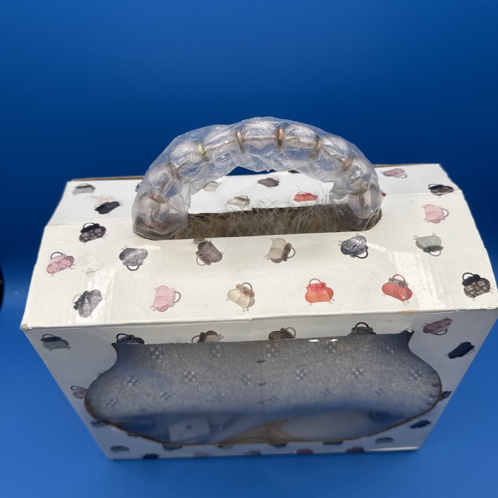 Womens Purse Shaped Table Lamp